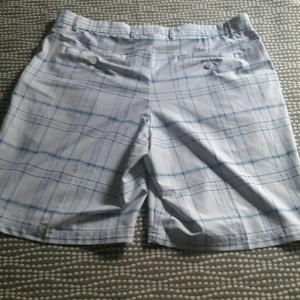 🏖 KIRKLAND Men's White and Blue Plaid Golf Shorts, 38 - Picture 4 of 6